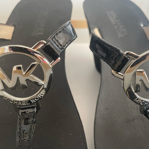Michael Kors Black sandals - Picture 2 of 8